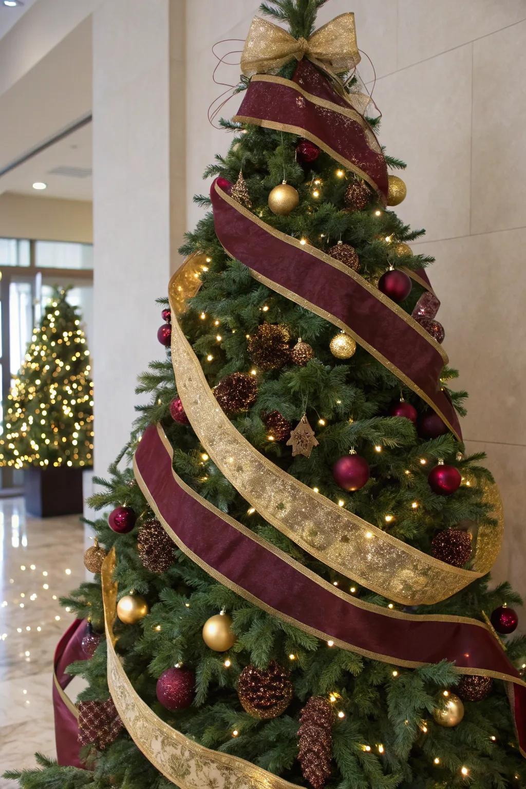 A beautiful garland adds texture and depth to the tree.