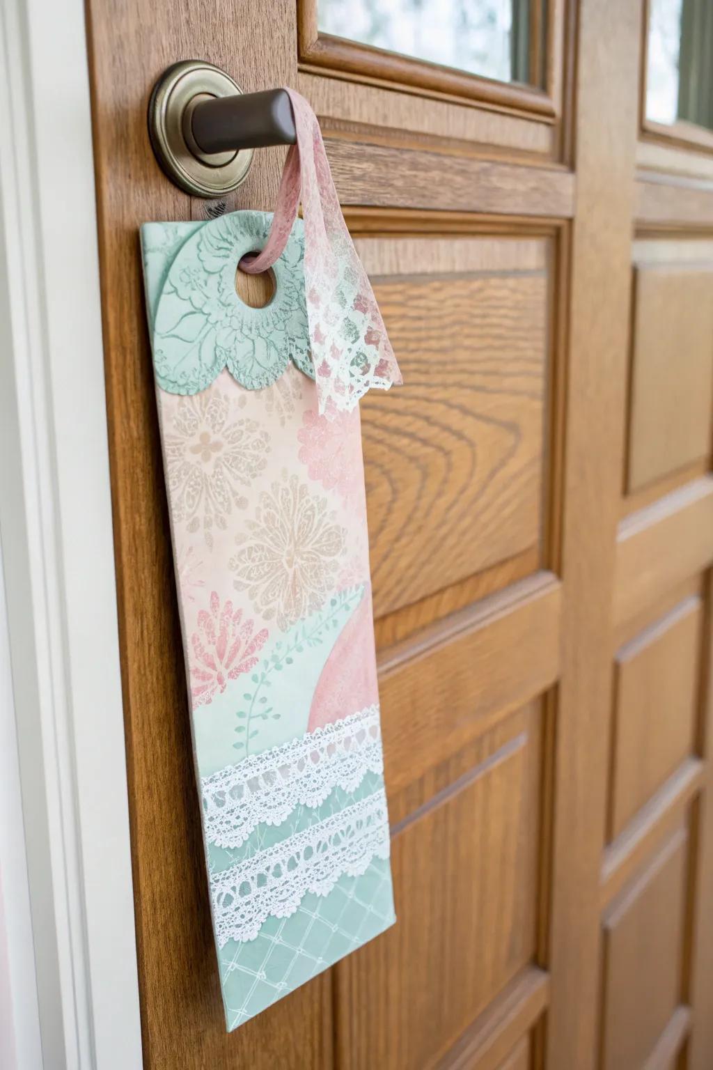 A soothing pastel-themed door adornment radiating a calming influence.