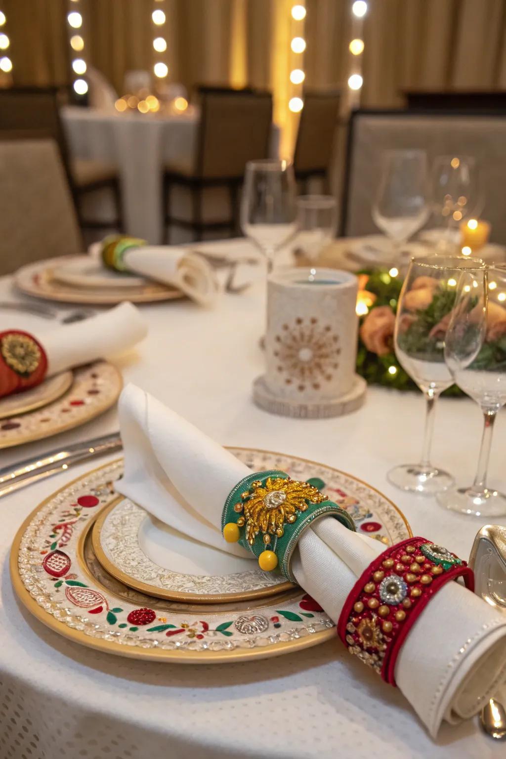 Celebratory napkin clasps inject a playful nuance.
